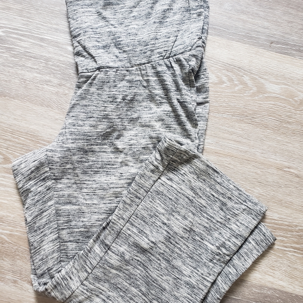 Maternity comfy capris